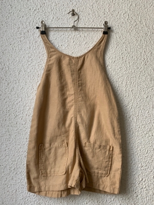 SOLEN JUMPSUIT 02 DUNE