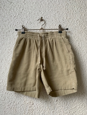 GYM SHORT KID  05 KHAKI