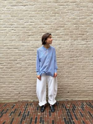  BLUE WHITE